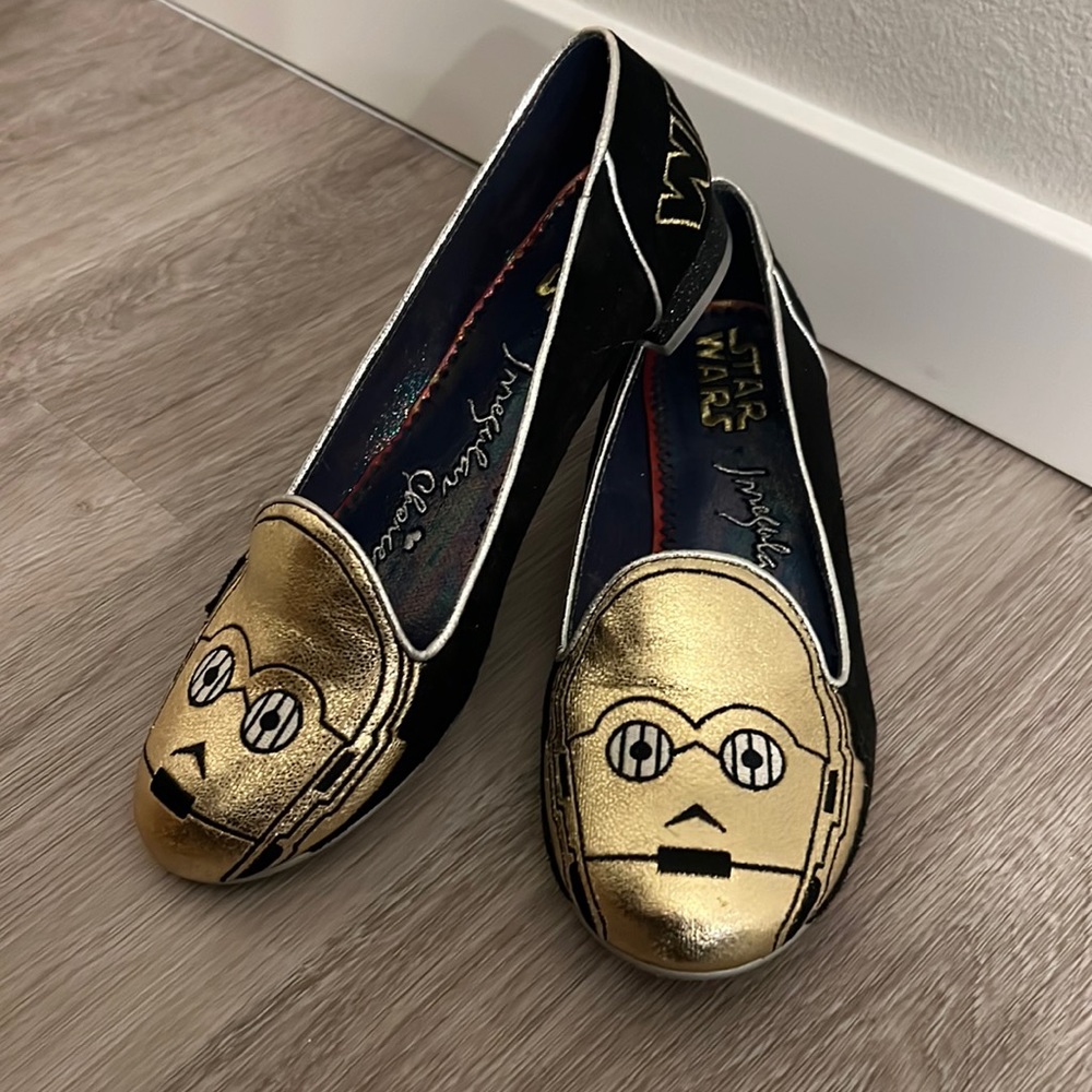 Irregular a choice C-3PO flats sz 8.5